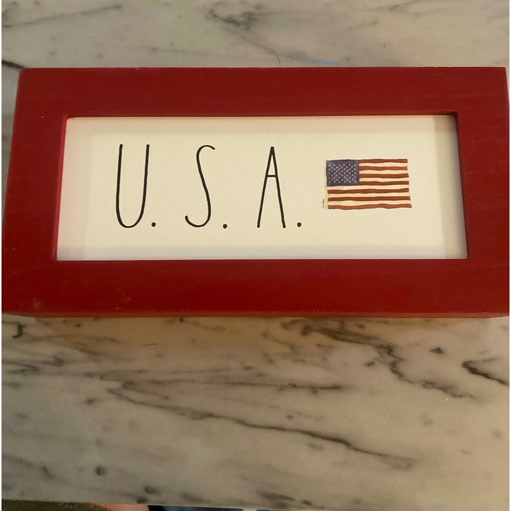 Rae Dunn USA wall decor NWT